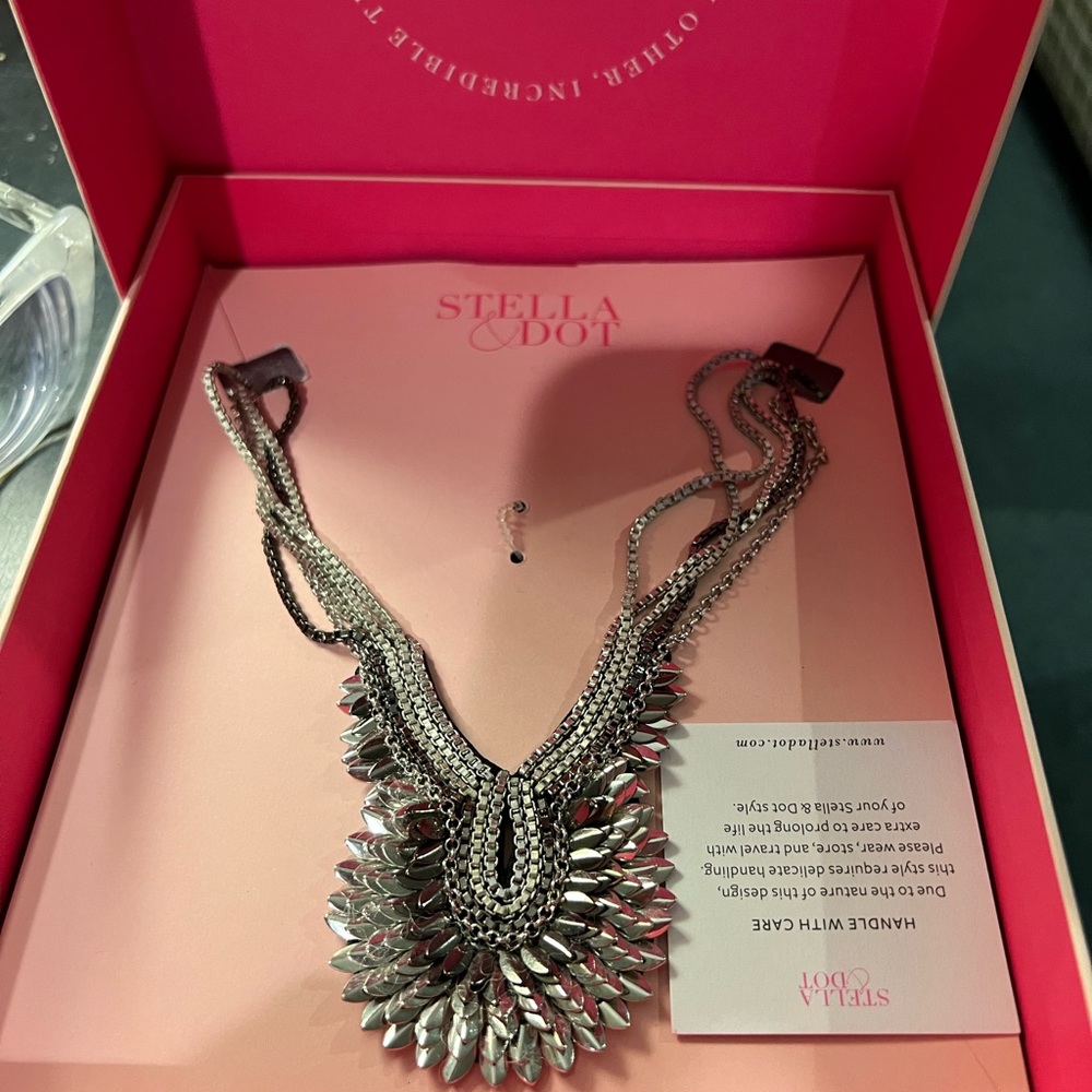 Stella and Dot Pendant